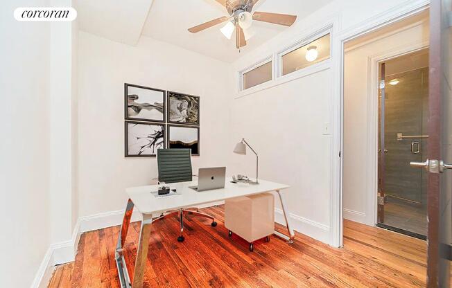 207 W 121 ST