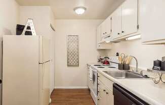 fully equipped kitchen at Avalon Place