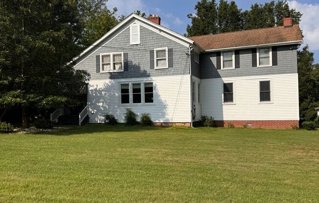 4 Bedroom || 3 Bathroom Home on 2 Acres