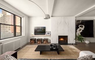 140 E 28 ST