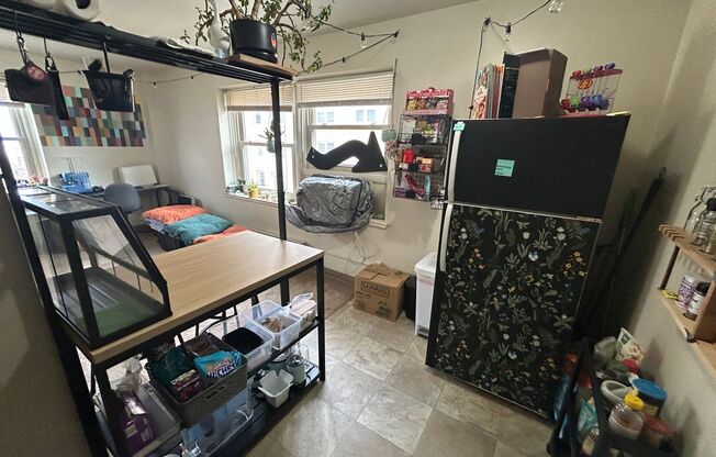 1 bed, 1 bath, $895, Unit 713