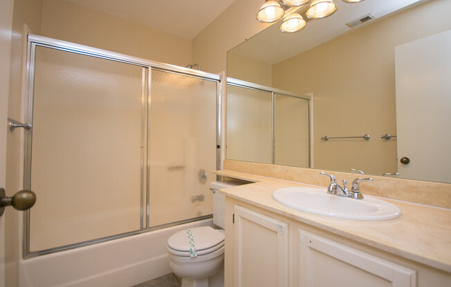 Very Charming 2BR/2BA Condo in Calavera Hills!!