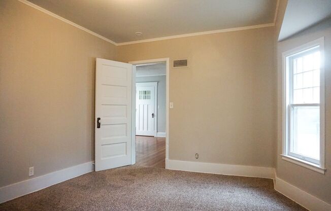 1 bed, 1 bath, $785, Unit 931 Goodhue Blvd