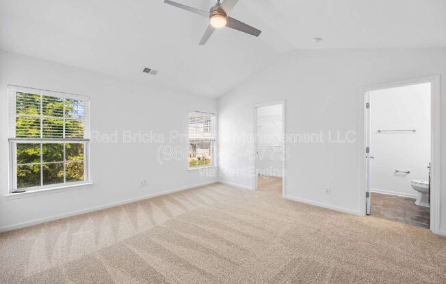 3 beds, 2.5 baths, 1,387 sqft, $1,695