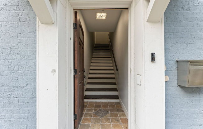 1 bed, 1 bath, 585 sqft, $1,300, Unit 1