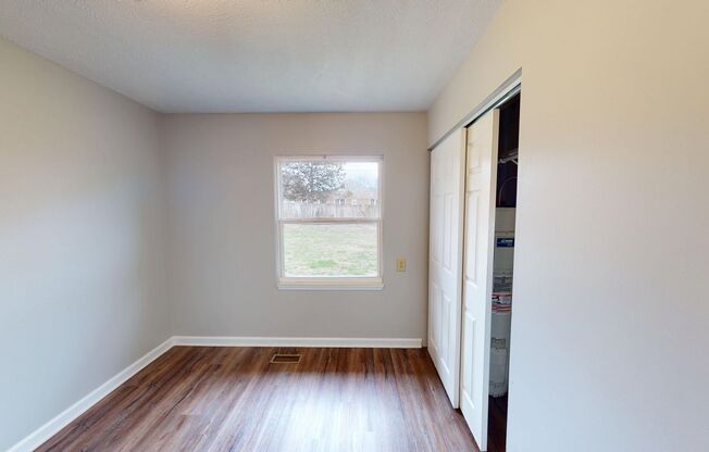 3 beds, 1 bath, 900 sqft, $1,200, Unit 333