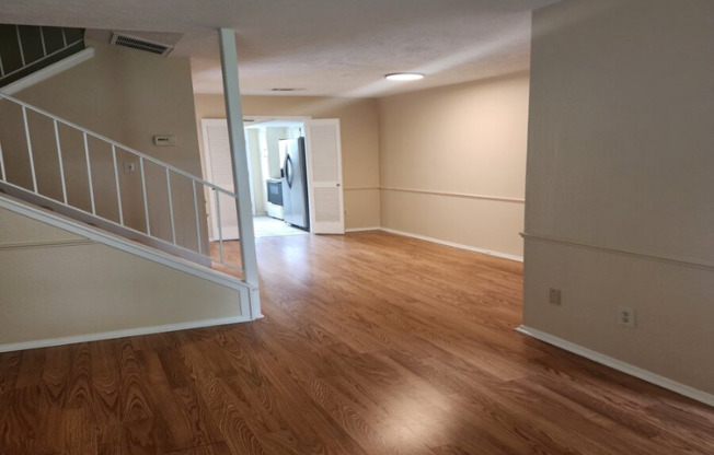 3864 LAURA LEIGH LN