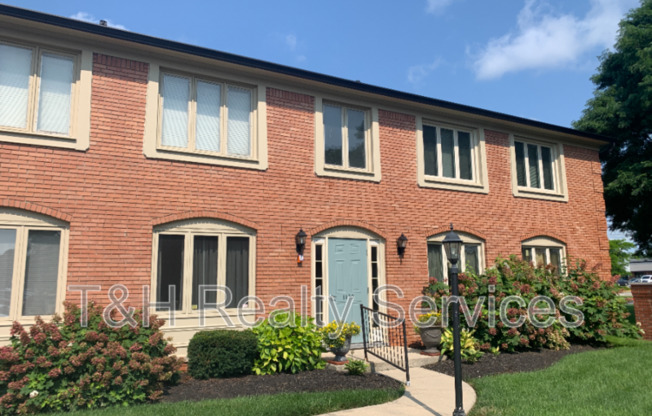 1150 CANTERBURY CT