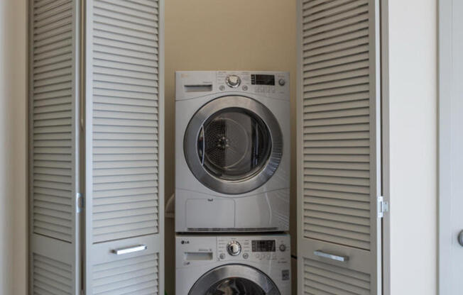 1 bed, 1 bath, 830 sqft, $2,950, Unit 220