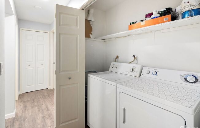 2 beds, 2 baths, $2,095, Unit #1106