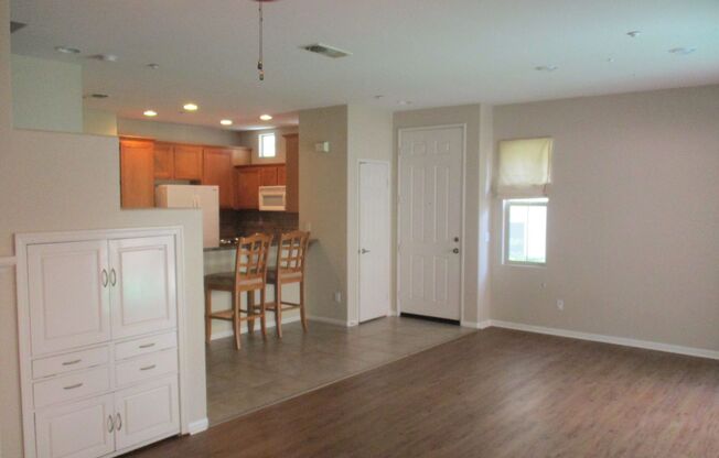 Beautiful  Escala Townhome  in Resort Style Coummunity