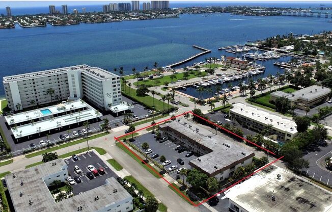 310 Lake Shore Dr West Palm Beach, FL 33403
