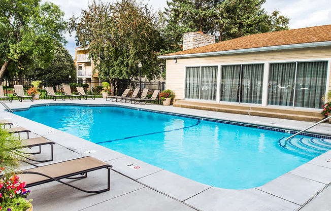 The Pines of Burnsville - Outdoor Pool