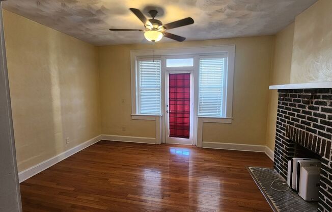 2 beds, 1 bath, $1,200