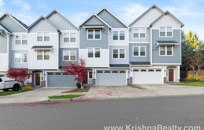 4 Bedroom 3 Bath Upscale Luxury Fishers Landing Townhome
