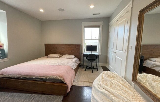 3 beds, 2 baths, 1,477 sqft, $5,200, Unit 3