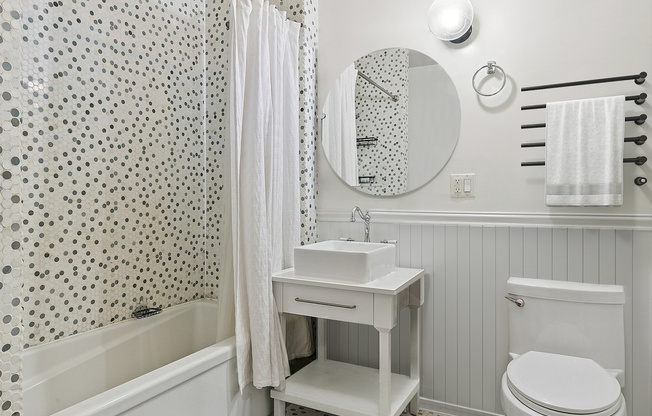 1 bed, 1 bath, $3,695, Unit 110