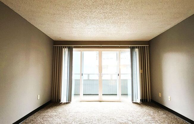 1 bed, 1 bath, 643 sqft, $1,275, Unit 227