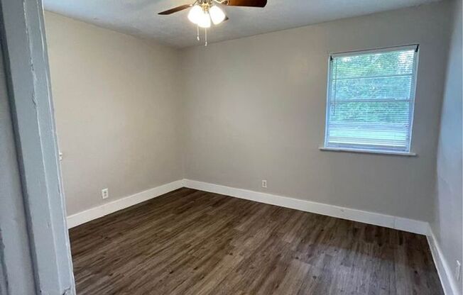 3 beds, 1 bath, $995