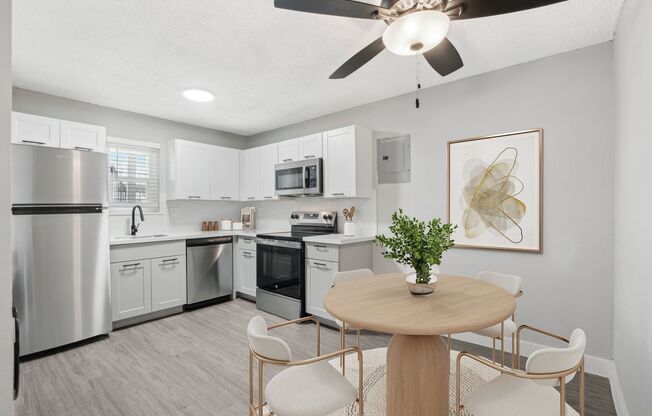 2 beds, 2 baths, 955 sqft, $1,350, Unit 1095