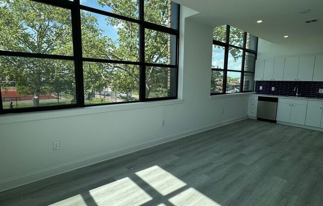 1 bed, 1 bath, 620 sqft, $1,250, Unit 215
