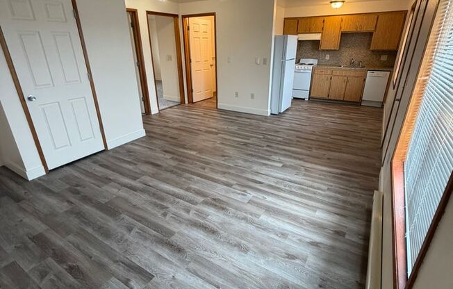 2 beds, 1 bath, 720 sqft, $1,350, Unit 359-6007