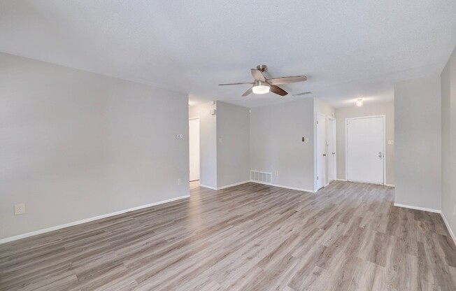 1404 GREENFIELD DR
