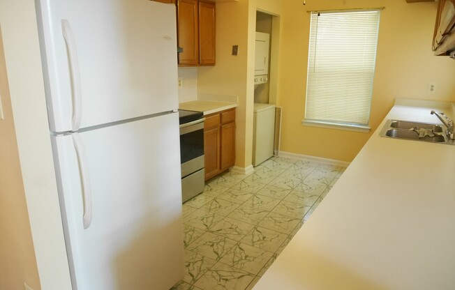 2 beds, 2 baths, $1,800