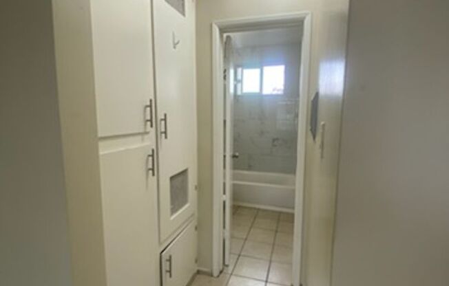 Studio, 1 bath, 500 sqft, $1,350, Unit Unit 14