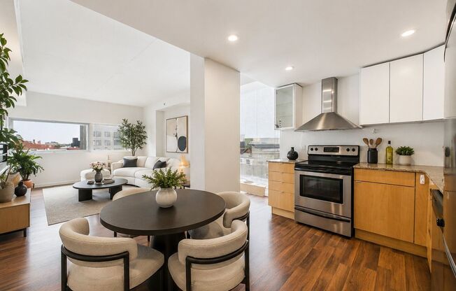 1 bed, 1 bath, 695 sqft, $1,995, Unit 5F