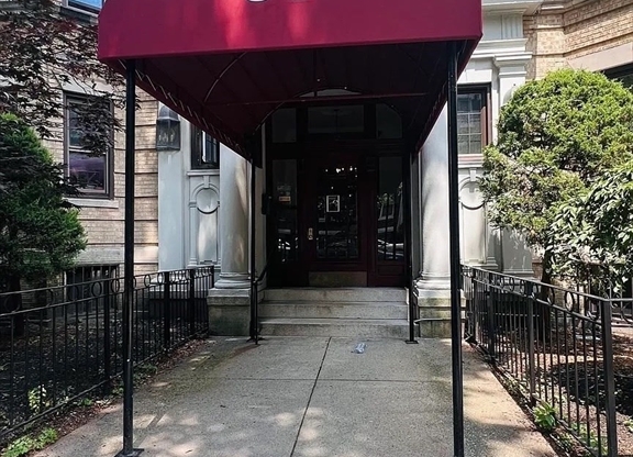 35 Queensberry St
