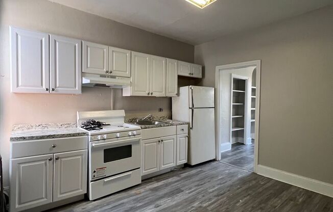 2 beds, 1 bath, 950 sqft, $1,650, Unit 3