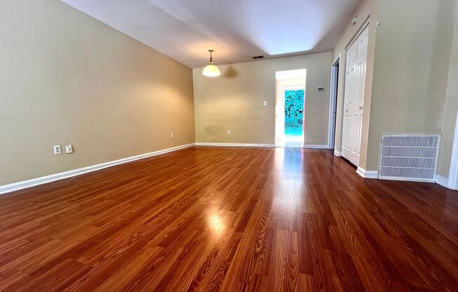 652-B WHITEHALL RD | 2 BED 2 BATH AVAILABLE NOW!