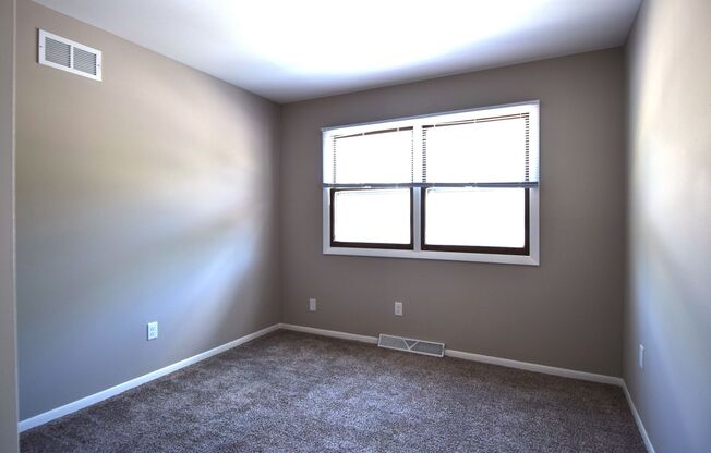 3 beds, 2 baths, 1,300 sqft, $2,470, Unit 3201-3