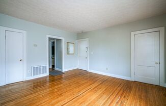 1 bed, 1 bath, $1,100, Unit 110.5 Wilber Ave