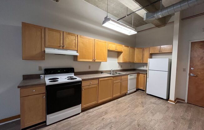 1 bed, 1 bath, 620 sqft, $1,150, Unit 312