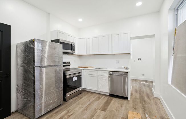 3 beds, 2.5 baths, $2,200