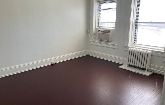 3 beds, 1 bath, 1,225 sqft, $2,199, Unit 1301-43