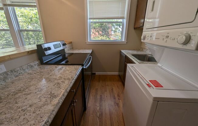 1 bed, 1 bath, 900 sqft, $1,350