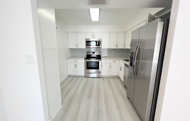 1 bed, 1.5 baths, 1,207 sqft, $4,195, Unit 906