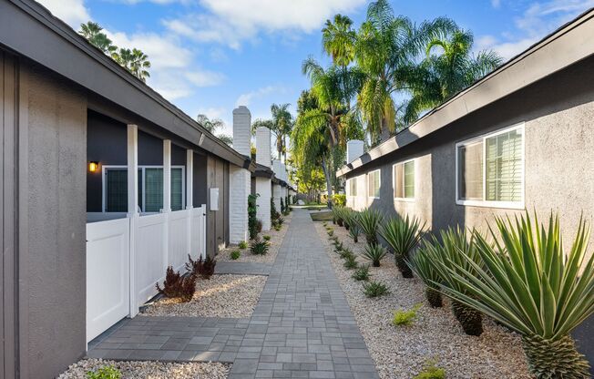 2 beds, 1.5 baths, 1,058 sqft, $3,100