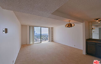 2 beds, 2 baths, 1,037 sqft, $4,100, Unit 1612