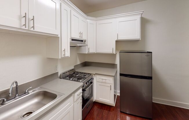 Studio, 1 bath, 350 sqft, $1,275, Unit 106