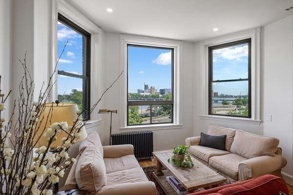 31 BAY STATE RD