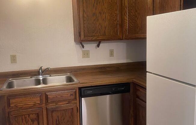 1 bed, 1 bath, 690 sqft, $1,250, Unit 5