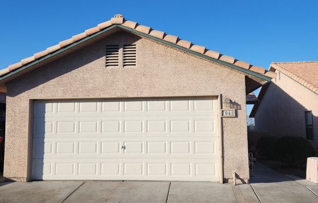 Single-Story 2 Bed, 2 Bath with 2-Car Garage in Gate Community