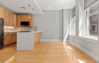 1 bed, 1 bath, 657 sqft, $3,500, Unit L515