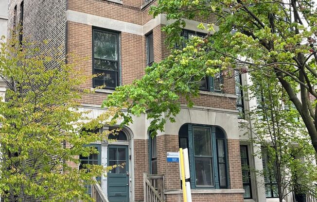 2 beds, 1 bath, 680 sqft, $2,500, Unit 1825-2
