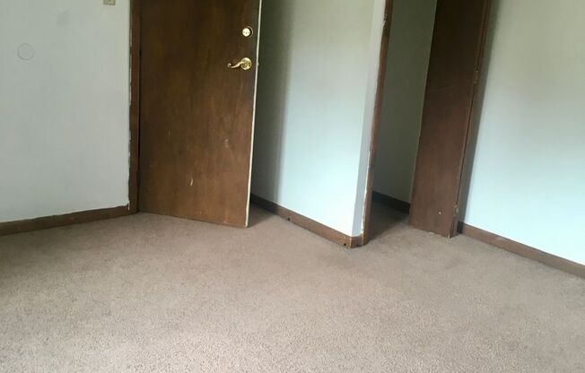 3 beds, 2 baths, 560 sqft, $1,375, Unit 112