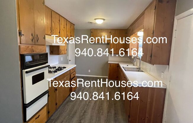 2 beds, 1.5 baths, $1,050